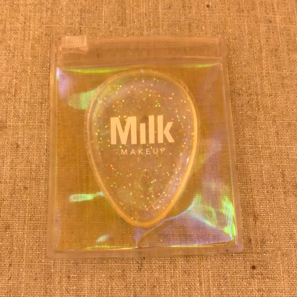 Milk Makeup - Dab + Blend Applicator